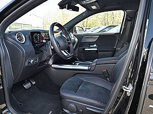 Mercedes-Benz GLA 220 4M AMG Line 10 navigation