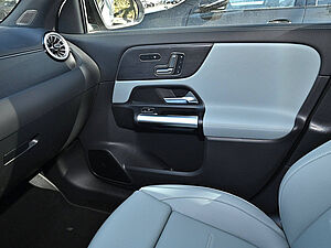 Mercedes-Benz GLA 220 4M AMG Line 15 navigation