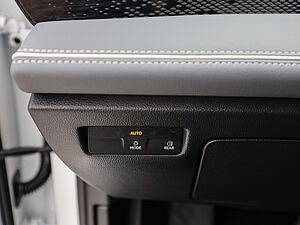Volkswagen Passat Variant Business 2,0 l TDI DSG 29 navigation