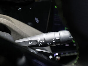 Peugeot 408 GT HYBRID 145 e-DSC6 28 navigation