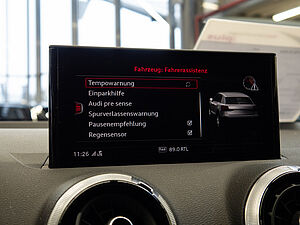 Audi Q2 35 TFSI S line 13 navigation