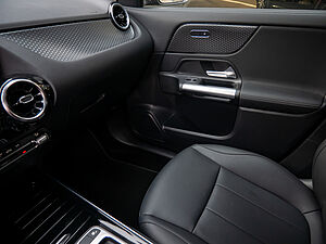 Mercedes-Benz GLA 180 Progressive 14 navigation