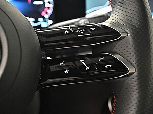 Mercedes-Benz GLA 250 e AMG Line 18 navigation