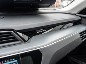 Audi e-tron 55 quattro 15 navigation