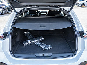 Peugeot 308 SW GT HYBRID 145 e-DSC6 22 navigation