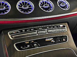Mercedes-Benz E 200 Coupé AMG Line 12 navigation