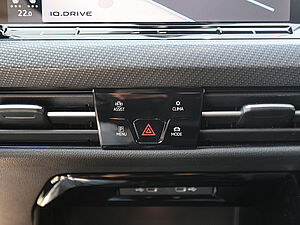 Volkswagen Golf VIII Variant R-Line 1,5 l eTSI DSG 17 navigation