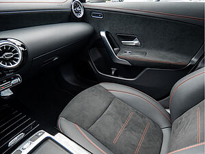 Mercedes-Benz CLA 250 SB 4M AMG Sport Premium 14 navigation