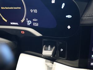 Porsche Taycan Cross Turismo Turbo S ACC LED Pano HUD 26 navigation