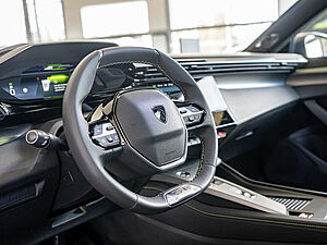 Peugeot 308 GT HYBRID 136 e-DSC6 18 navigation