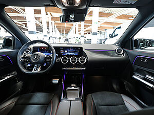 Mercedes-Benz GLA 35 AMG 4M Premium 8 navigation