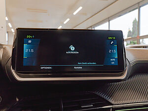 Peugeot 2008 e-GT Elektromotor 136 14 navigation