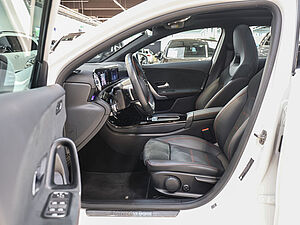 Mercedes-Benz A 200 AMG Sport Advanced Plus 10 navigation