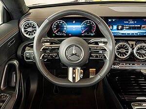 Mercedes-Benz CLA 200 SB AMG Sport Premium 9 navigation