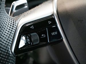 Audi RS6 Avant 4.0 TFSI quattro AHK Matrix HUD Luf 25 navigation