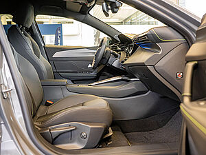 Peugeot 308 e-GT 156 2 navigation