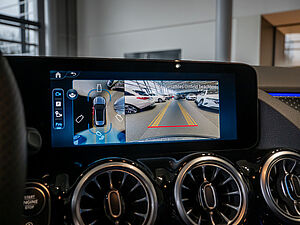 Mercedes-Benz GLA 180 Edition AMG Line AHK 10 navigation