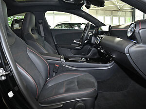 Mercedes-Benz CLA 180 Coupé AMG Line 2 navigation