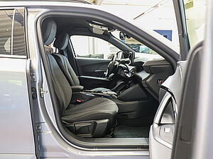 Peugeot 2008 Allure HYBRID 145 e-DSC6 2 navigation