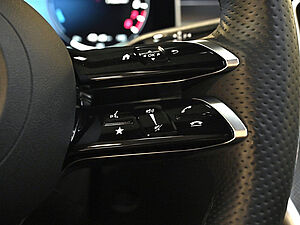 Mercedes-Benz C 300 e AMG Sport Advanced Plus 18 navigation