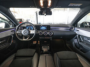 Mercedes-Benz A 250 e AMG Sport 8 navigation