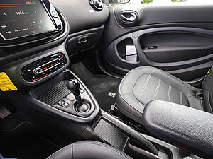 Smart fortwo EQ cabrio Prime 13 navigation