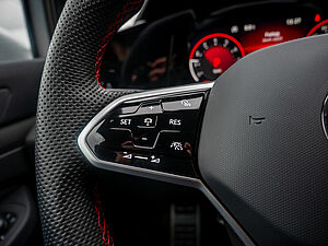 Volkswagen Golf VIII GTI Clubsport 2.0 TSI DSG 18 navigation