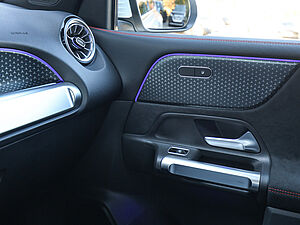 Mercedes-Benz GLB 200 AMG Line 17 navigation
