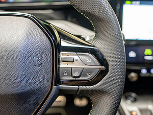 Peugeot 408 GT HYBRID 136 e-DSC 14 navigation
