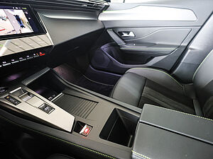 Peugeot 408 GT HYBRID 145 e-DSC6 18 navigation