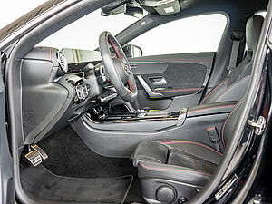 Mercedes-Benz CLA 200 SB AMG Sport Premium 27 navigation