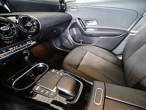 Mercedes-Benz A 250 e 16 navigation