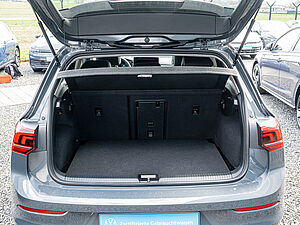 Volkswagen Golf VIII Goal 2,0 l TDI DSG 29 navigation