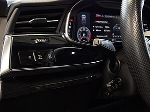 Audi Q8 50 TDI quattro S line 29 navigation