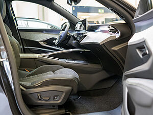 Peugeot 5008 GT HYBRID 136 e-DSC6 2 navigation