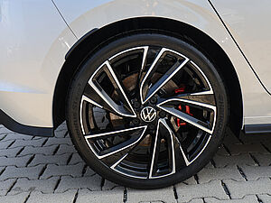 Volkswagen Golf VIII GTI DSG 8 navigation