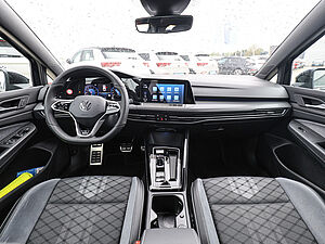 Volkswagen Golf VIII Variant R-Line 1,5 l eTSI DSG 9 navigation