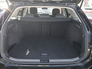 Volkswagen Passat Variant Business 1,5 l eTSI DSG 31 navigation