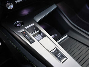 Peugeot 408 GT HYBRID 145 e-DSC6 16 navigation