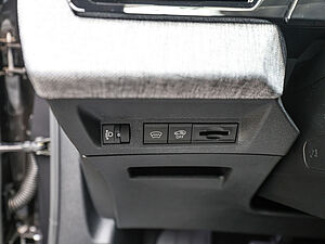 Peugeot 5008 Allure HYBRID 145 e-DSC6 31 navigation