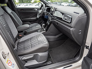 Volkswagen T-Roc 2.0 l TDI LED LM17 CARPLAY PRIVACY 2 navigation