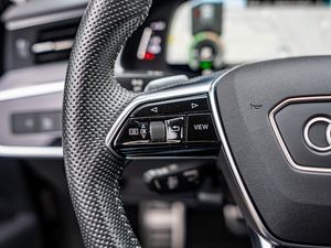 Audi A6 Avant sport 55 TFSI e sport quattro 17 navigation