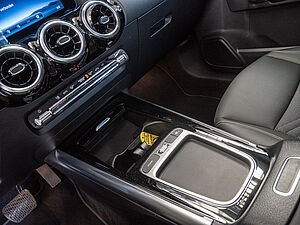 Mercedes-Benz GLA 180 Progressive Advanced 12 navigation