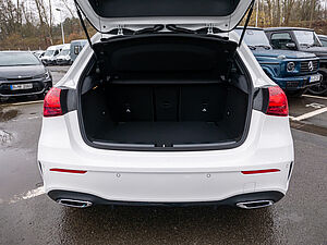 Mercedes-Benz A 200 d AMG Line 27 navigation