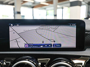 Mercedes-Benz CLA 180 SB Progressive Advanced 12 navigation