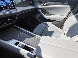 Volkswagen Passat Variant Business 1,5 l eTSI DSG 16 navigation
