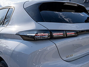 Peugeot 308 Allure HYBRID 145 e-DSC6 22 navigation