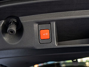 Peugeot 308 SW GT Plug-In HYBRID 180 e-EAT8 29 navigation