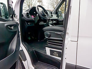 Mercedes-Benz Sprinter 317 CDI Kasten L2H2 11 navigation
