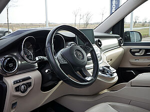 Mercedes-Benz V 300 d 4M Exclusive Edition Lang AMG 19 navigation